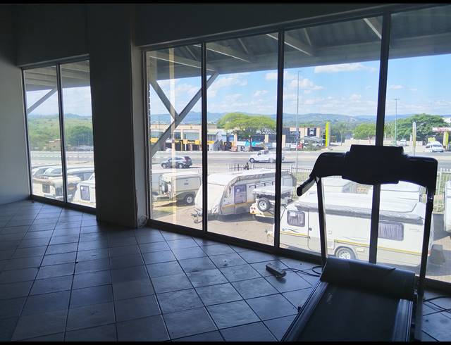 719M² RETAIL TO LET IN WEST ACRES EXT 14